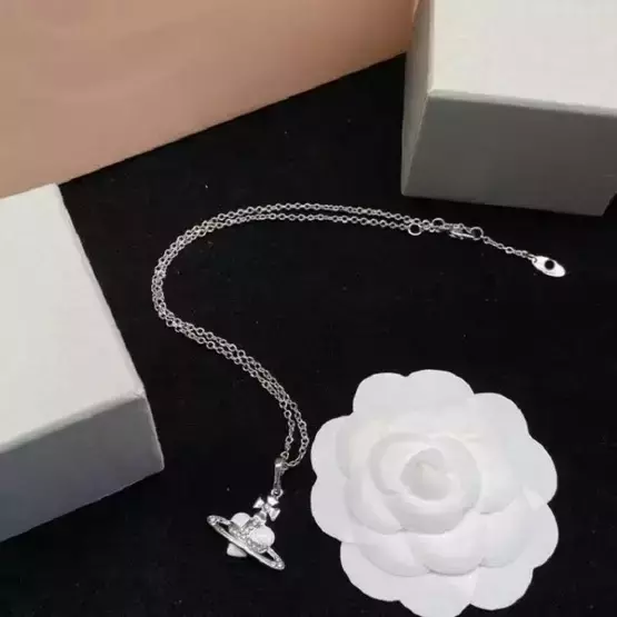 Колье со стразами белое сердце