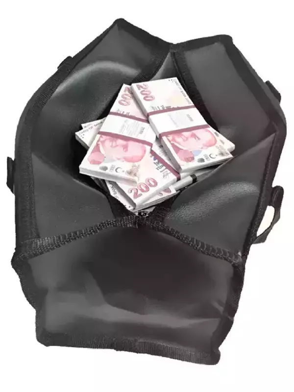 Сумка с деньгами 200 турецких лир