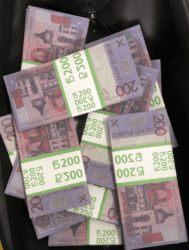 Сумка с деньгами 200 белорусских рублей