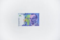Сувенирные деньги 50 французских франков (новинка) - 80 банкнот