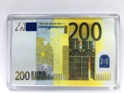 Магнит на холодильник "200 евро"