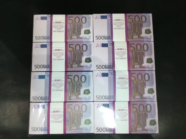 Фальшивые купюры 5000000 евро (500 евро)