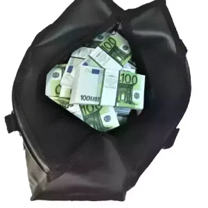 Сумка с деньгами 100 евро