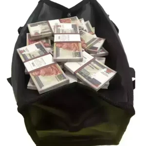 Сумка с деньгами 200 египетских фунтов